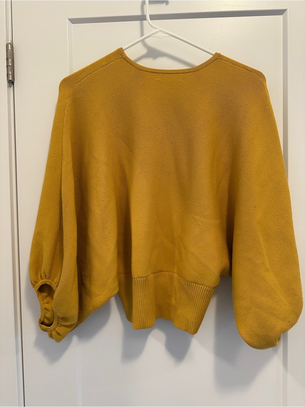 Aritzia Babaton Mustard Yellow Balloon Sleeve Sweater Size Small Women’s - Picture 6 of 8